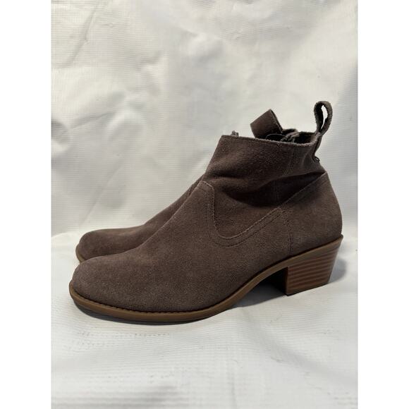Vionic Shoes - Vionic Suede Boots Shoes Womens Size 6.5
